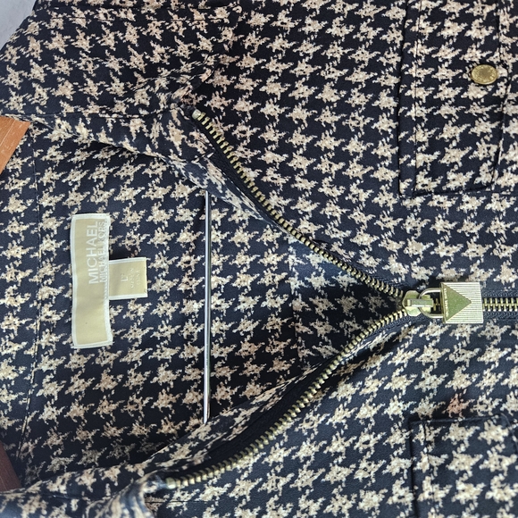 MICHAEL Michael Kors Black and Tan Houndstooth Zip Blouse - Picture 2 of 11